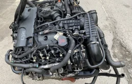 Двигатель для Jaguar XF 2010 года на фотографиях