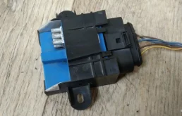 Реле топливного насоса для Volkswagen Tiguan на фотографиях