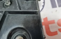 Кронштейн заднего бампера левый для Audi A6 на фотографиях