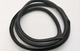 Уплотнитель передней правой двери для Hyundai Solaris 2018 года на фотографиях