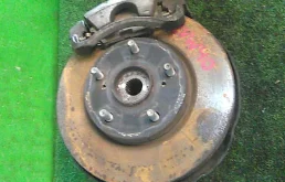 Кулак поворотный правый для Toyota Corolla на фотографиях