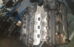 Двигатель без навесного для Chrysler 300C 2005 года на фотографиях