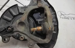 Кулак поворотный левый для Mercedes-Benz S class 2002 года на фотографиях