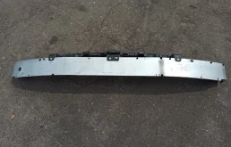 Усилитель бампера передний верхний для Opel Astra 2013 года на фотографиях