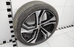 Диск колесный литой для Volvo XC90 2015 года на фотографиях