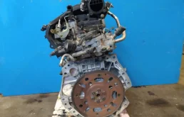 Двигатель без навесного для Nissan Serena 2008 года на фотографиях