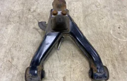 Рычаг задний левый верхний для Mitsubishi Pajero на фотографиях