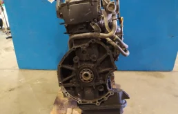 Двигатель без навесного для Nissan Serena 1996 года на фотографиях