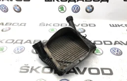 интеркулер правый (7p0145804c) для Volkswagen Touareg II (7P5) 2010-2014