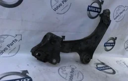 Рычаг передний правый нижний для Volvo XC70 на фотографиях