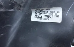 Фара правая для Ford Explorer 2012 года на фотографиях