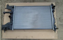 Радиатор охлаждения ДВС для Chevrolet Cruze 1 J300 2009-2015