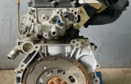 Двигатель без навесного для Nissan Serena 2003 года на фотографиях