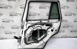 Дверь задняя правая для BMW X3 2009 года на фотографиях