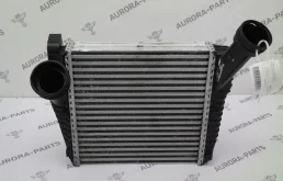 Интеркулер правый (7P0145804A) для Audi Q7 4L 2005-2015