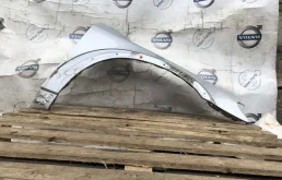 Крылья для Volvo XC70 2015 года на фотографиях