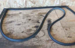 Уплотнитель задней правой двери для Hyundai Solaris 2014 года на фотографиях