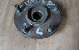 Ступица колеса передняя левая для Toyota RAV4 на фотографиях