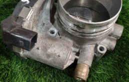 Дроссельная заслонка для BMW X5 на фотографиях