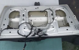 Крышка багажника для Opel Zafira 2010 года на фотографиях