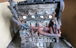 Двигатель без навесного для Peugeot 406 на фотографиях