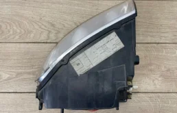 Фары для Volkswagen Touareg 2002 года на фотографиях