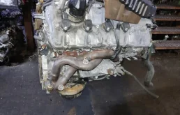 Двигатель для Lexus LS 2010 года на фотографиях