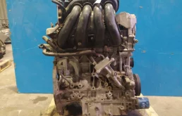 Двигатель без навесного для Nissan X-Trail 2011 года на фотографиях