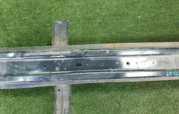 Усилитель бампера задний нижний для Hyundai Solaris 2014 года на фотографиях