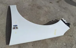 Крылья для Opel Insignia 2011 года на фотографиях