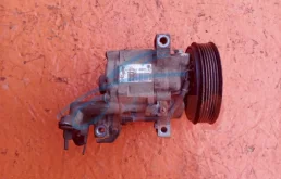 Компрессор кондиционера для Renault Fluence 2011 года на фотографиях