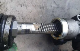 Рулевая рейка для Opel Zafira 2006 года на фотографиях