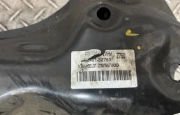 Подрамник двигателя для Hyundai i40 на фотографиях