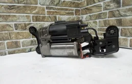 Компрессор пневмоподвески задний для BMW X6 2015 года на фотографиях