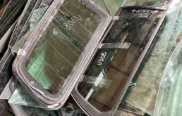 Стекло кузова боковое левое для Volvo XC70 BZ 2007-2016