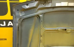 Капот для BMW 7er 2001 года на фотографиях