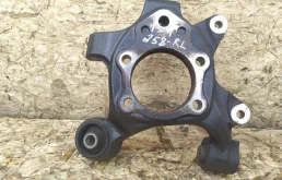 Цапфа задняя левая для Mitsubishi Pajero на фотографиях