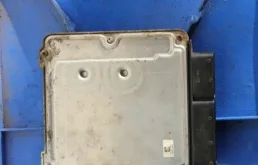 Блок управления двигателем для Audi Q7 2009 года на фотографиях