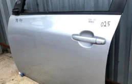 Дверь передняя левая для Toyota Corolla 2012 года на фотографиях