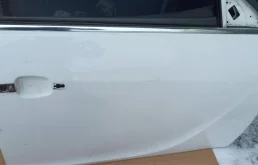 Дверь передняя правая для Opel Insignia 2015 года на фотографиях