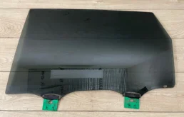 Стекло двери заднее левое для Audi Q7 на фотографиях