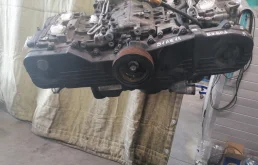 Двигатель без навесного для Subaru Legacy B4 2000 года на фотографиях