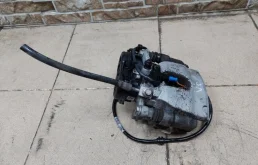 Суппорт задний левый для Mercedes-Benz E class на фотографиях