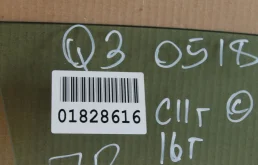 Стекла и зеркала для Audi Q3 2014 года на фотографиях