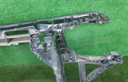 Панель радиатора (телевизор) для BMW X3 2008 года на фотографиях