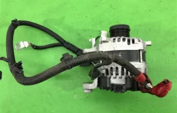 Генератор для Subaru Forester 2019 года на фотографиях