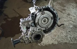 Двигатель без навесного для Nissan X-Trail 2000 года на фотографиях