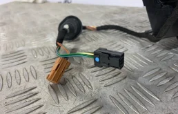 Стекла и зеркала для Peugeot 3008 на фотографиях