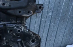 Подрамник двигателя для Toyota Corolla на фотографиях