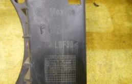 Панель радиатора (телевизор) для Volkswagen Golf 2011 года на фотографиях